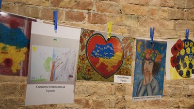 Воїни, прапори та пес Патрон: в Одесі пройшов конкурс дитячих малюнків. ФОТО Воїни, прапори та пес Патрон: в Одесі пройшов конкурс дитячих малюнків. ФОТО