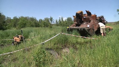 Останки російського військового пошуковці асоціації "Плацдарм" Донеччина Останки російського військового пошуковці асоціації "Плацдарм" Донеччина