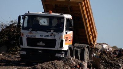 Куди везуть сміття із розбомблених будинків у Чернігові, та як будівельному сміттю дають “друге життя” Куди везуть сміття із розбомблених будинків у Чернігові, та як будівельному сміттю дають “друге життя”