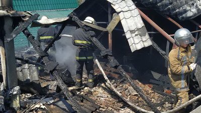 Затріщав дах і спалахнув вогонь: на Харківщині згорів магазин