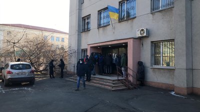 Невідомі перешкоджають перерахунку голосів щодо виборів депутатів міськради Невідомі перешкоджають перерахунку голосів щодо виборів депутатів міськради