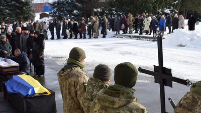 На Хмельниччині попрощались з військовим Романом Ряжських