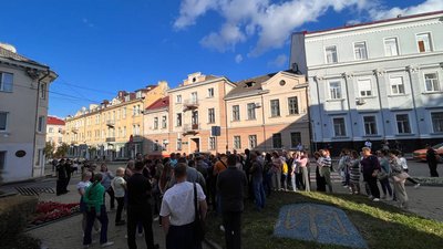 "ЗСУ в першу чергу" "ЗСУ в першу чергу"
