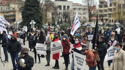 У Франківську підприємці протестують проти "карантину вихідного дня" У Франківську підприємці протестують проти "карантину вихідного дня"