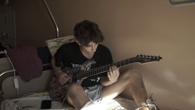 15-річний Андрій з Чернігова втратив маму, коли сім'я підірвалася на міні. СУСПІЛЬНЕ | ЛЮДИ
