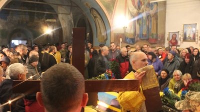 У Сумах попрощалися із загиблими на Донбасі Дмитром Богдановим та В’ячеславом Поповим У Сумах попрощалися із загиблими на Донбасі Дмитром Богдановим та В’ячеславом Поповим