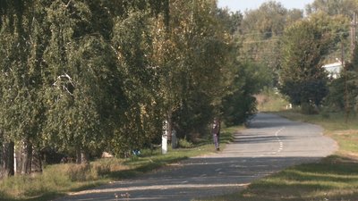 "Якщо по посадці гепають, то чутно відразу”: яке воно життя за кілометр від Росії "Якщо по посадці гепають, то чутно відразу”: яке воно життя за кілометр від Росії