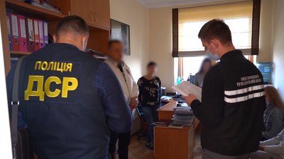 Чиновника Волинської ОДА та двох підприємців підозрюють у розтраті коштів на будівництві амбулаторій