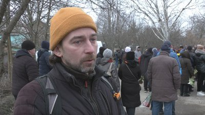 "Збирала навколо себе всіх людей". У Дніпрі попрощалися з волонтеркою та парамедикинею Ольгою Гриценко