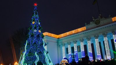В Одесі засяяла головна ялинка міста В Одесі засяяла головна ялинка міста