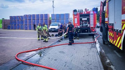 У Тячеві сталася пожежа на території підприємства з будматеріалами У Тячеві сталася пожежа на території підприємства з будматеріалами
