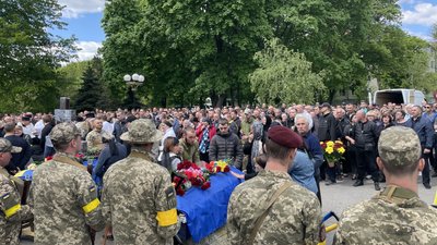 У Полтаві попрощалися із десятьма воїнами: як це було