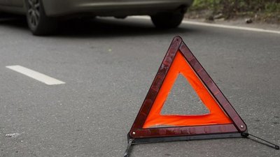 ДТП на Вінниччині: автівка збила чоловіка, що сидів на дорозі