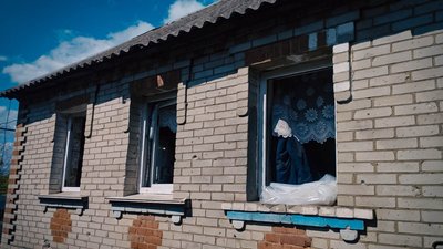 Поліція показала фото наслідків російських обстрілів Сумщини Поліція показала фото наслідків російських обстрілів Сумщини