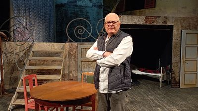 В'ячеслав Жила, режисер-постановник комедії "Моя професія – синьйор з вищого світу" В'ячеслав Жила, режисер-постановник комедії "Моя професія – синьйор з вищого світу"