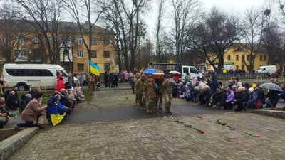 На Черкащині попрощалися з воїном На Черкащині попрощалися з воїном