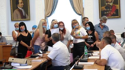 Працівники миколаївського ринку просять не демонтувати квітковий павільйон Працівники миколаївського ринку просять не демонтувати квітковий павільйон