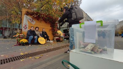 У Луцьку організували благодійну акцію: зроби світлину – зігрій захисників