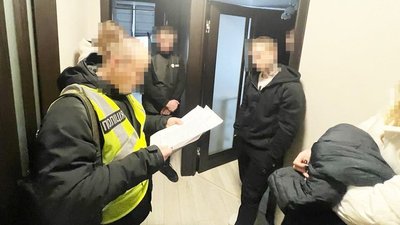Привласнення грошей, позика, зловживання службовим становищем, прокуратура