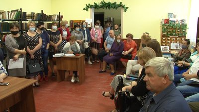 У селі на Черкащині вчителі мітингували проти оптимізації школи У селі на Черкащині вчителі мітингували проти оптимізації школи