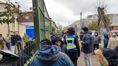 Конфлікт в монастирі УПЦ МП в Черкасах: що сталося 20 листопада Конфлікт в монастирі УПЦ МП в Черкасах: що сталося 20 листопада