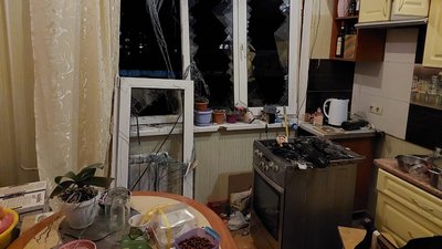 Постраждала 17-річна дівчина: у Києві вибухнув газовий балончик в багатоповерхівці