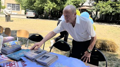 Благодійну книжкову акцію "З книгою — до перемоги" провели в Ужгороді