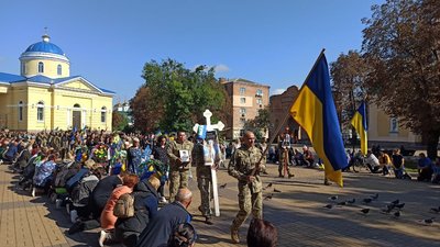 Прощання з двома бійцями: Андрієм Ситником та Сергієм Рябоволом у Прилуках на Чернігівщині Прощання з двома бійцями: Андрієм Ситником та Сергієм Рябоволом у Прилуках на Чернігівщині