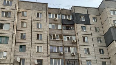 Пожежа у багатоповерхівці Кривого рогу: надзвичайники врятували чоловіка та дитину Пожежа у багатоповерхівці Кривого рогу: надзвичайники врятували чоловіка та дитину