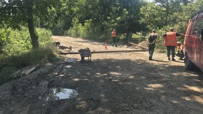 У одному з мікрорайонів Чернівців через рух вантажівок руйнуються будинки. СУСПІЛЬНЕ | ВІДЕОНОВИНИ