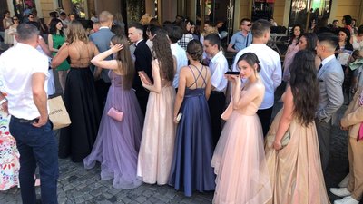 У Мукачеві триває Парад випускників