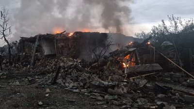 Знищений російським обстрілом 16 жовтня 2025 року будинок у Райгородку Донецької області
