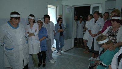 Працівники лікарні голодували впродовж доби Працівники лікарні голодували впродовж доби