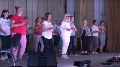 Танцюють всі: на черкащині люди поважного віку вивчають танці Танцюють всі: на черкащині люди поважного віку вивчають танці