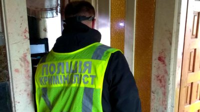 На Прикарпатті чоловік сокирою вбив товариша На Прикарпатті чоловік сокирою вбив товариша