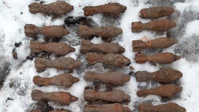 У Конотопі на Сумщині поліція викрила чоловіка, який зберігав боєприпаси та наркотики У Конотопі на Сумщині поліція викрила чоловіка, який зберігав боєприпаси та наркотики