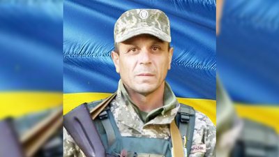 У громаді на Буковині прощаються з військовим Загарійчуком