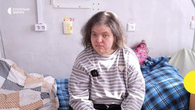 "Світла та тепла не було". До Дніпра з Покровська з обмороженням ніг евакуювали жінку з інвалідністю