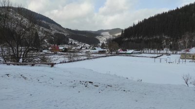 У Чернівецькій області ремонтують гірську дорогу, яка веде до кордону з Румунією У Чернівецькій області ремонтують гірську дорогу, яка веде до кордону з Румунією