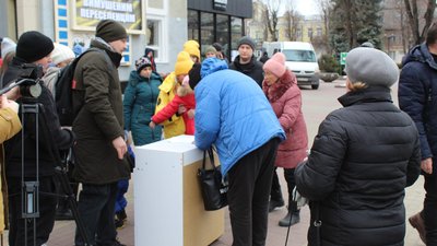 "Закрийте небо над Україною": на Хмельниччині збирають підписи під зверненням до НАТО