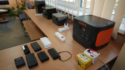 зарядна станція, павербанк, пункт незламності, блекаут, відключення світла