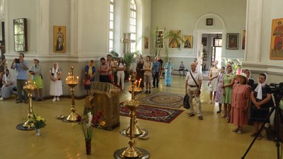 В Охтирці у храмі зіграв бандурист Андрій Міцай В Охтирці у храмі зіграв бандурист Андрій Міцай
