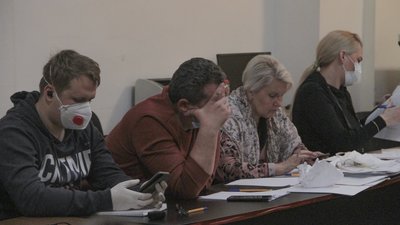 У Чернівцях звільнили шістьох членів виборчої комісії, через яких не могли зареєструвати депутатів