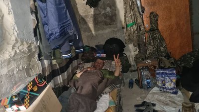 "Перші люди, які принесли на барикаду каструлю супу і термос з чаєм" – історія родини волонтерів у Сумах "Перші люди, які принесли на барикаду каструлю супу і термос з чаєм" – історія родини волонтерів у Сумах