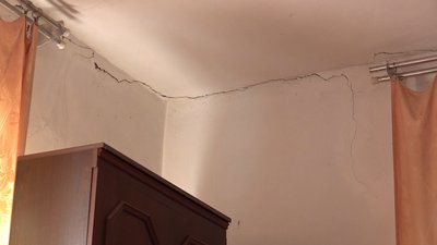 тріщать стіни тріщать стіни