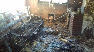 На Закарпатті горів будинок 85-річної пенсіонерки: причину пожежі встановлюють