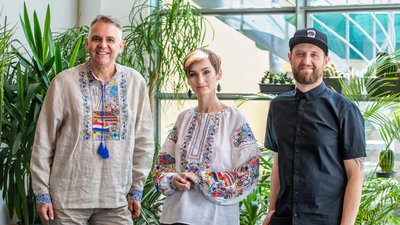 В аеропорту Амстердама українці з квітами та подарунками проводжали гурт "Go_A"