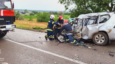 Загиблий та троє травмованих: на трасі Одеса-Рені зіштовхнулися позашляховик та вантажівка