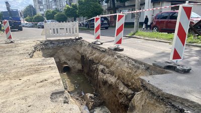 У Житомирі на Лятошинського реконструюють майже пів кілометра водопровідної мережі У Житомирі на Лятошинського реконструюють майже пів кілометра водопровідної мережі