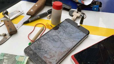 У Херсоні патрульні затримали двох хлопців із наркотиками У Херсоні патрульні затримали двох хлопців із наркотиками